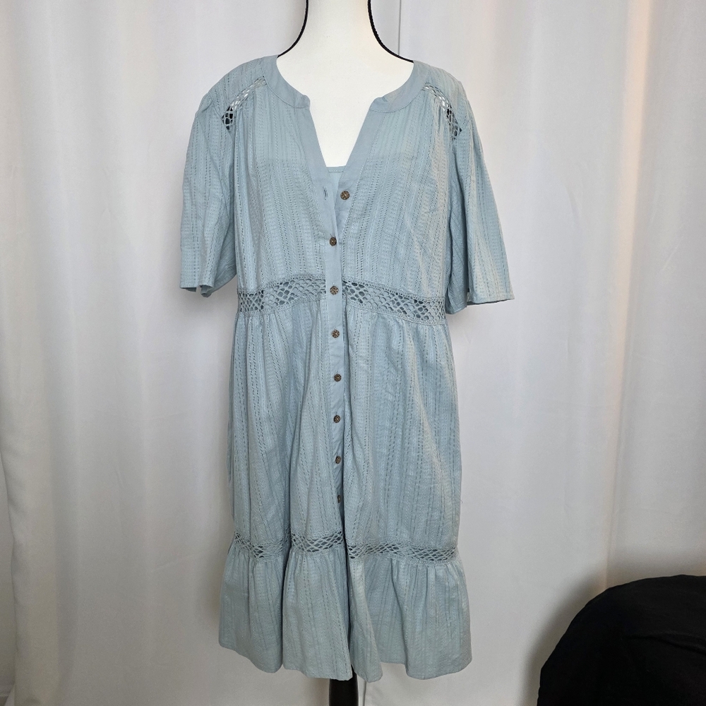Elegant Blue Midi Dress with Button Detail